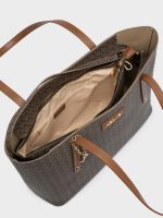 Jante Brown - Image 5